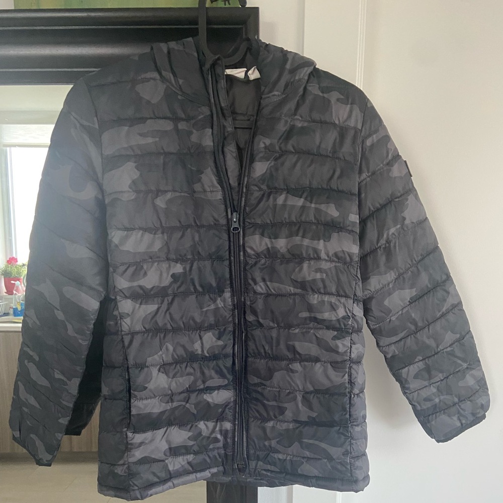 Gap kids puffer jacket camouflage for spring and fall